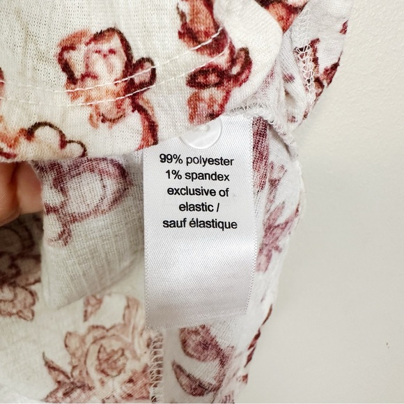 Maurices Soft White Floral Smocked Flutter Sleeve Blouse Womens Sz M - Picture 4 of 11